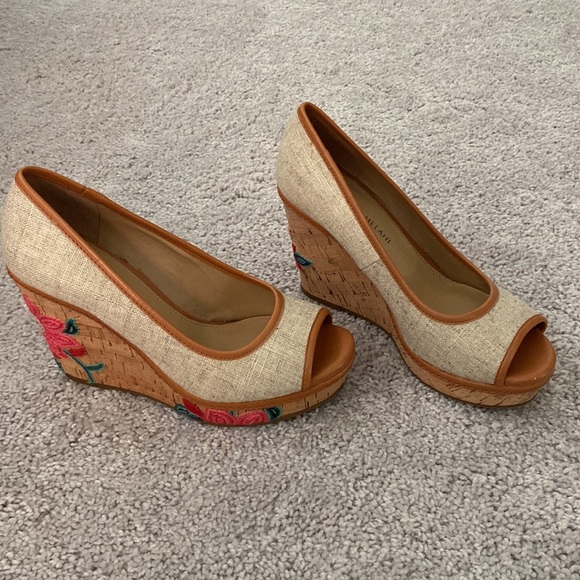 Antonio Melani embroidered wedges - Picture 3 of 8